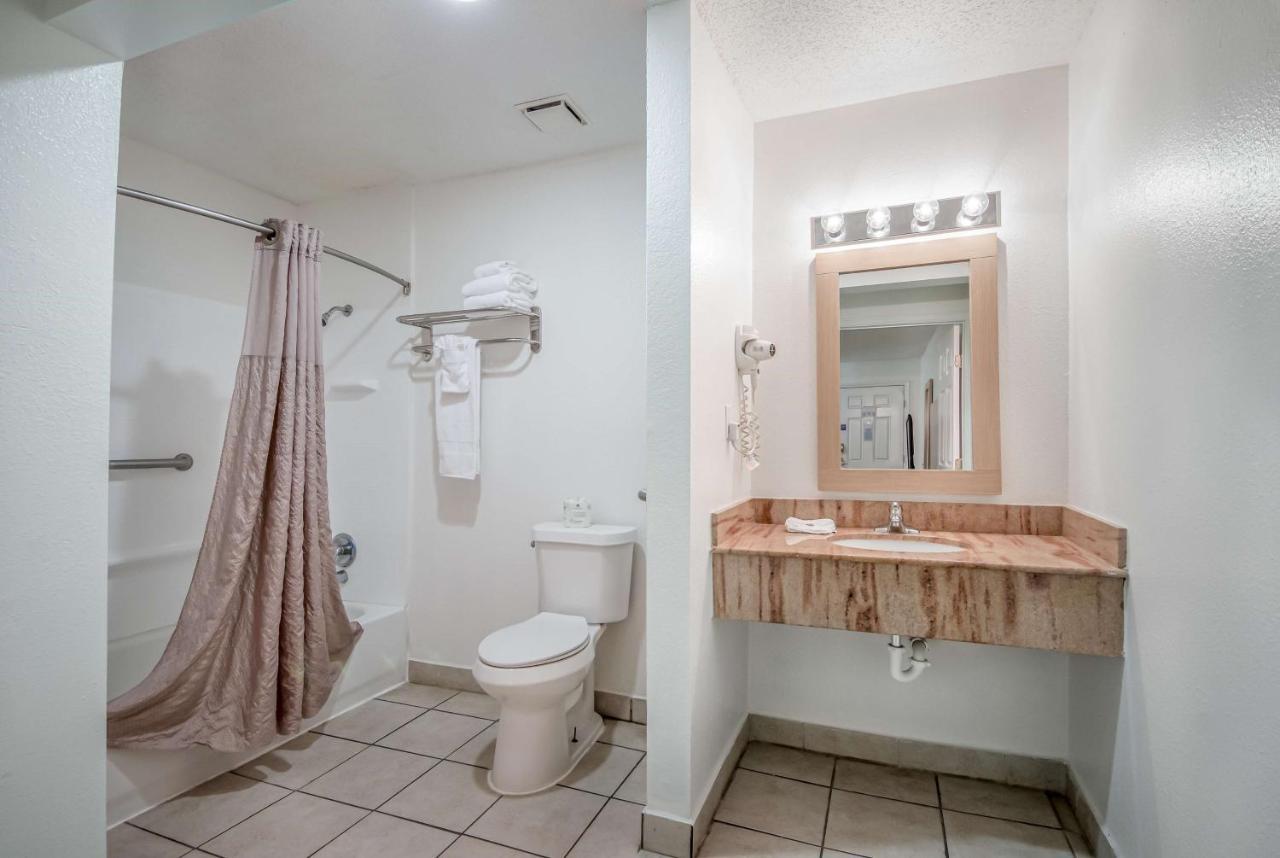 Hotel 6-corpus Christi, Tx - North 2*